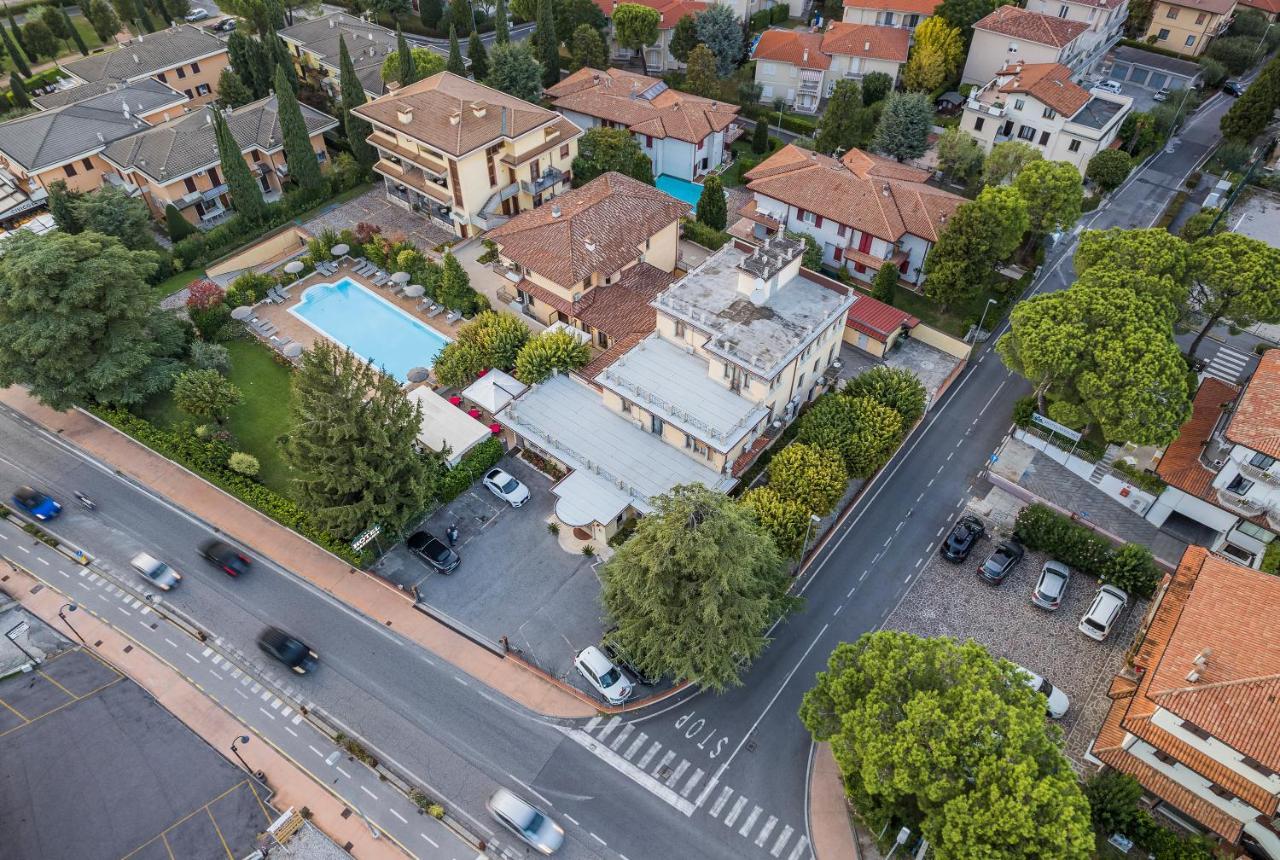 Hotel Gardenia Sirmione Kültér fotó