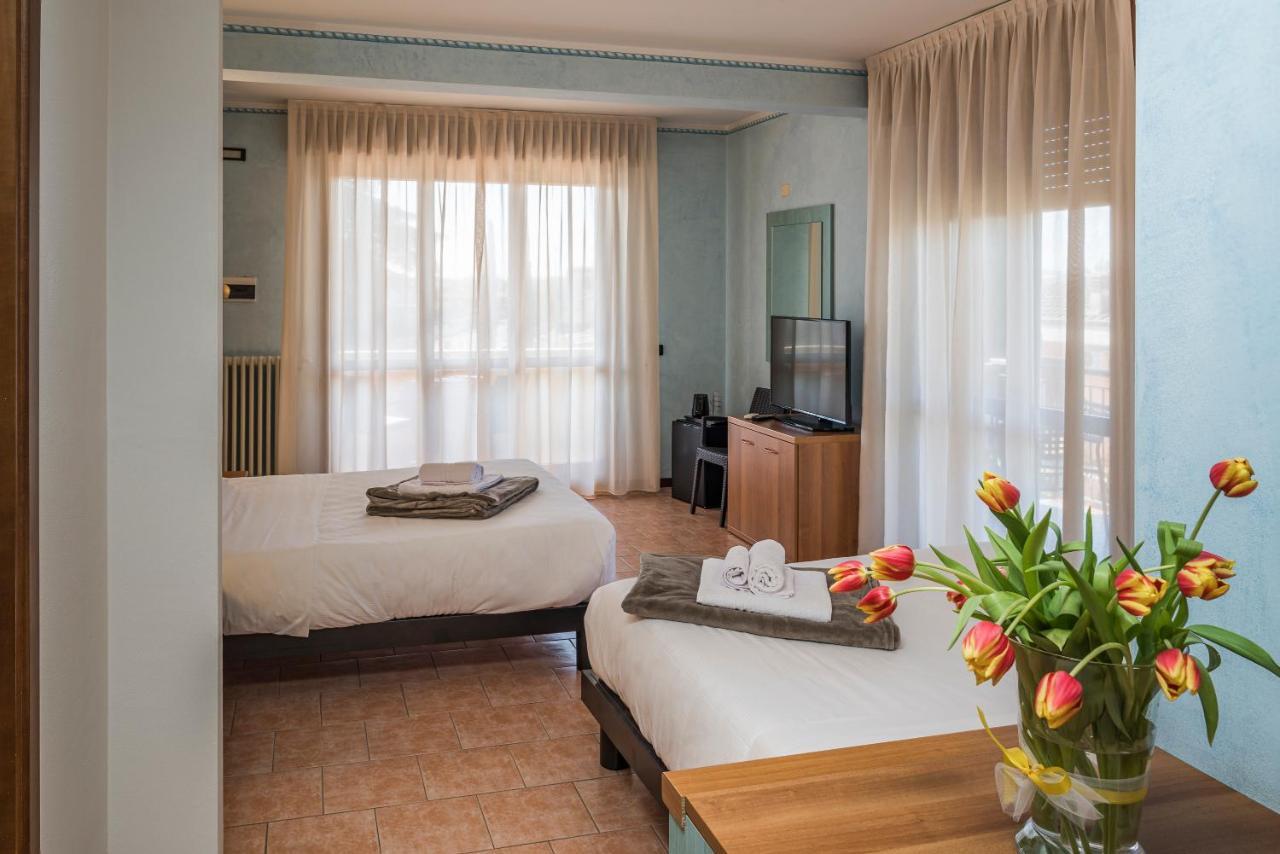 Hotel Gardenia Sirmione Kültér fotó